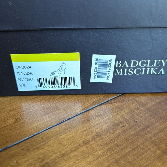 Badgley Mischka Davida navy satin peep toe heels - Picture 5 of 11